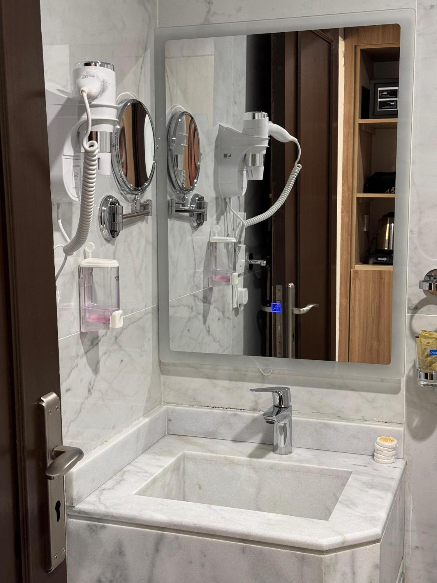 מכה Blue Pearl Hotel מראה חיצוני תמונה
